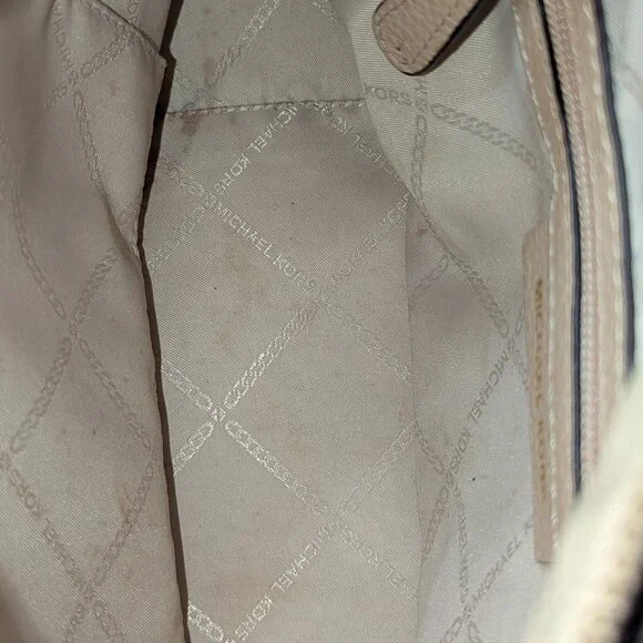 Michael Kors beige crossbody bag, EUC! Very cool strap! - Picture 3 of 5